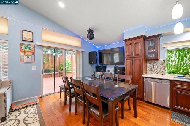 207 Babbling Brook Way, Pittsburg, CA 94565
