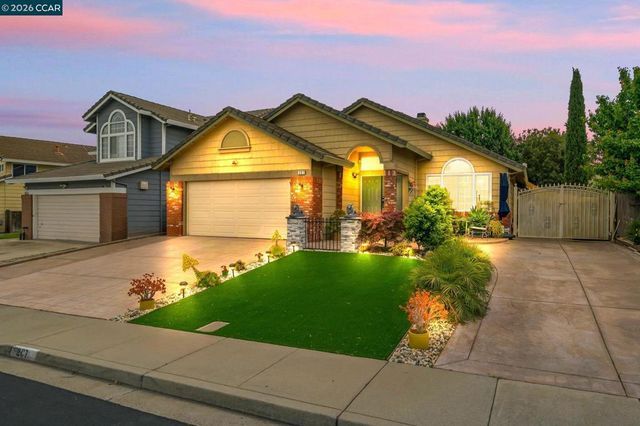 207 Babbling Brook Way, Pittsburg, CA 94565