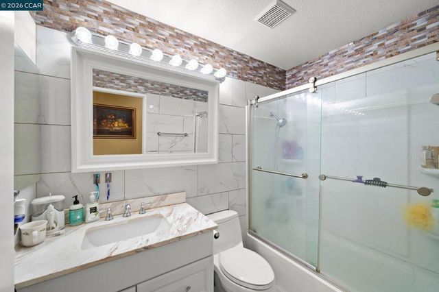 207 Babbling Brook Way, Pittsburg, CA 94565