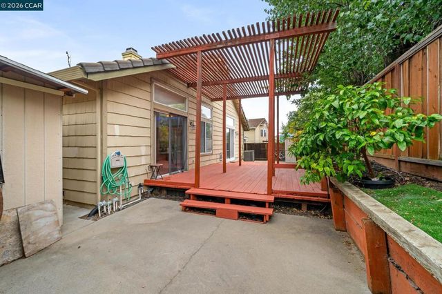 207 Babbling Brook Way, Pittsburg, CA 94565