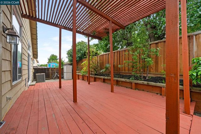 207 Babbling Brook Way, Pittsburg, CA 94565