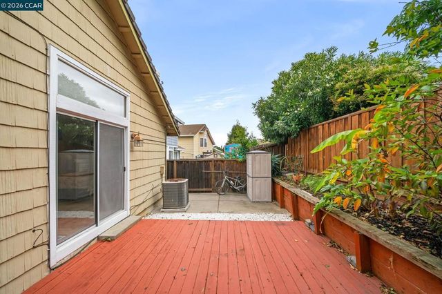 207 Babbling Brook Way, Pittsburg, CA 94565