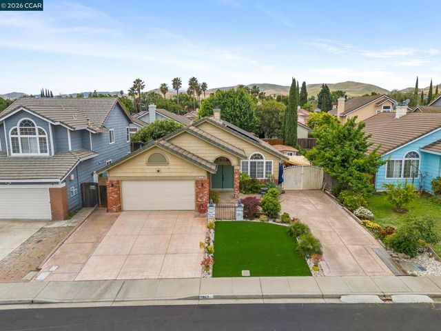 207 Babbling Brook Way, Pittsburg, CA 94565