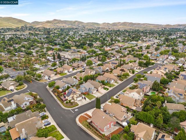 207 Babbling Brook Way, Pittsburg, CA 94565