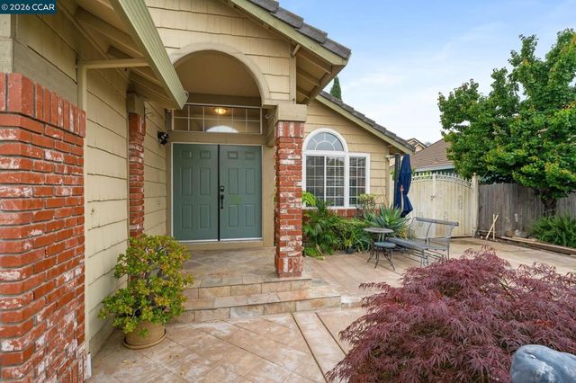 207 Babbling Brook Way, Pittsburg, CA 94565