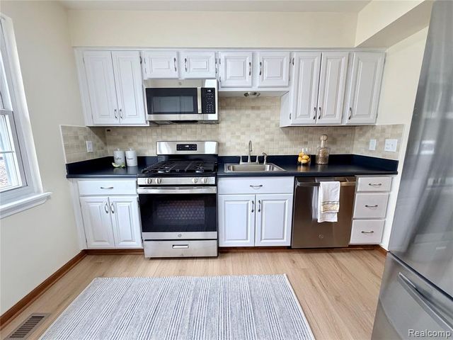 20204 Longwood Court, Northville, MI 48167