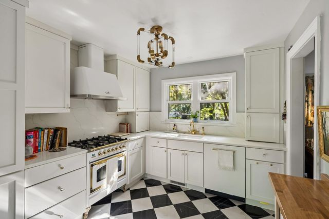 759 Lake Frances Drive, Charleston, SC 29412