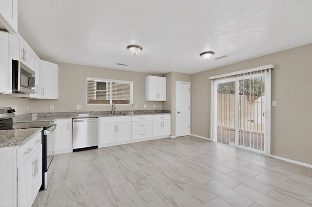 6557 Grants Drive NE, Rio Rancho, NM 87144