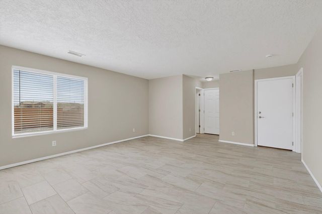 6557 Grants Drive NE, Rio Rancho, NM 87144
