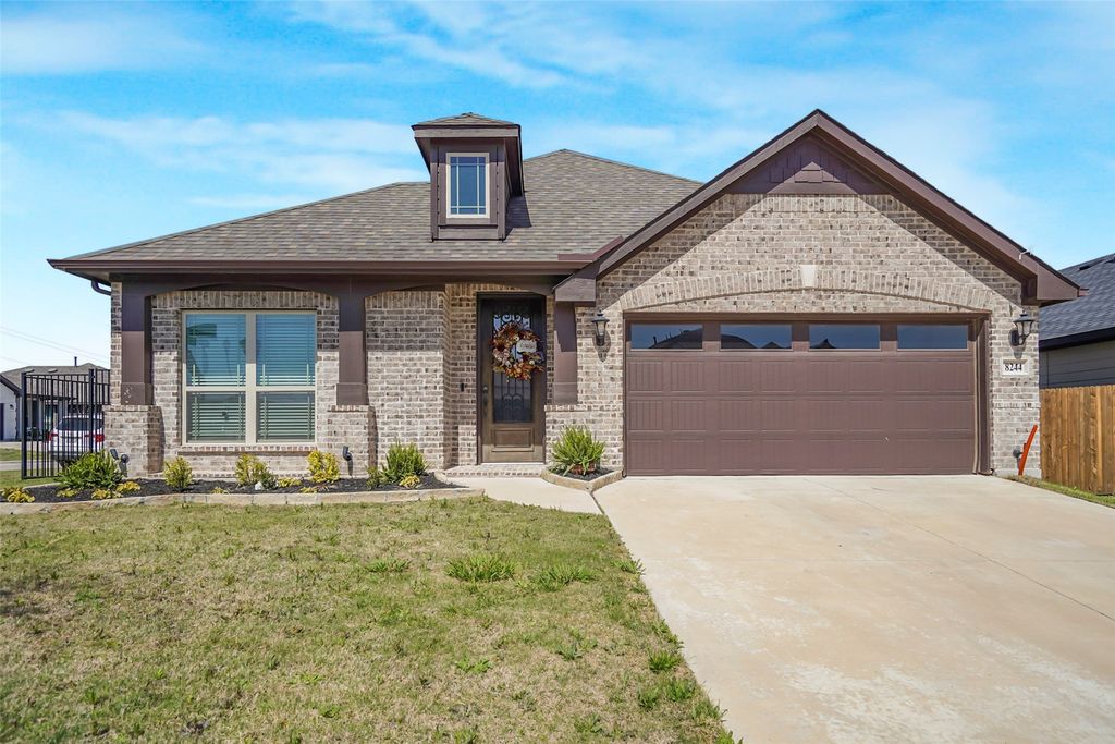 8244 Cheetah Path, Godley, TX 76044