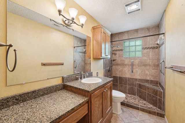 115 Pine Cone LN, Elgin, TX 78621