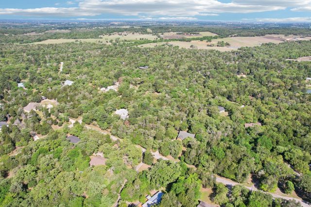115 Pine Cone LN, Elgin, TX 78621