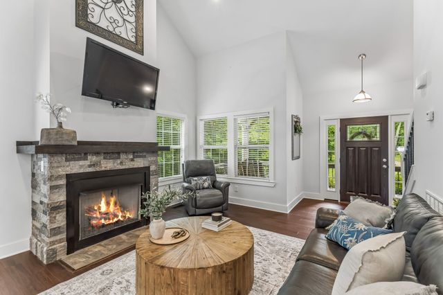 113 Summit Dr, Columbia, TN 38401