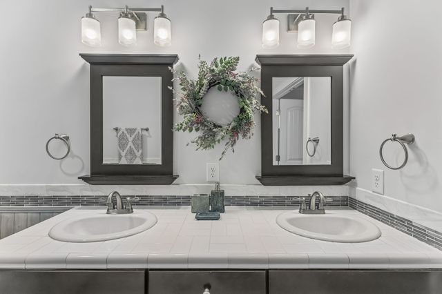 113 Summit Dr, Columbia, TN 38401