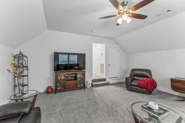 113 Summit Dr, Columbia, TN 38401