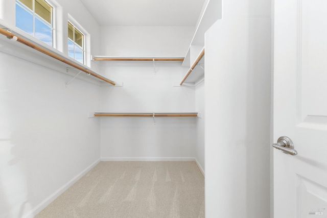 397 Parkview Dr, Healdsburg, CA 95448