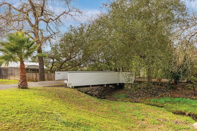 397 Parkview Dr, Healdsburg, CA 95448