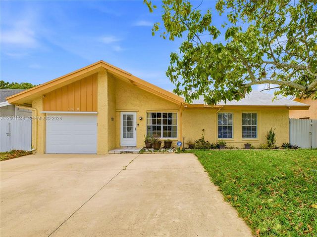 1319 SW 74th Ave, North Lauderdale, FL 33068