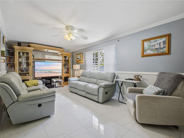 1319 SW 74th Ave, North Lauderdale, FL 33068