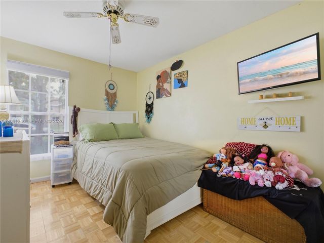 1319 SW 74th Ave, North Lauderdale, FL 33068