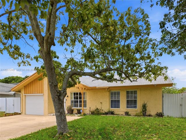 1319 SW 74th Ave, North Lauderdale, FL 33068