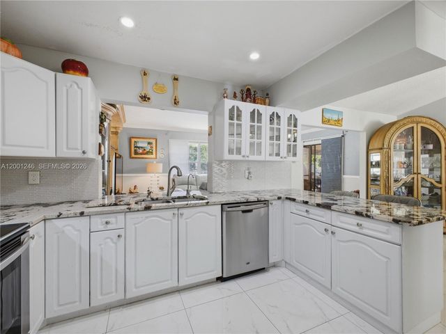 1319 SW 74th Ave, North Lauderdale, FL 33068