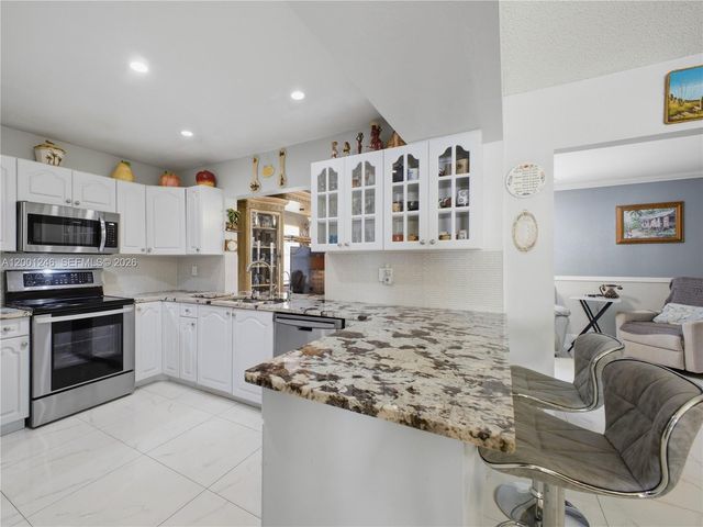 1319 SW 74th Ave, North Lauderdale, FL 33068