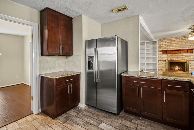 13830 Oakwood Lane, Sugar Land, TX 77498