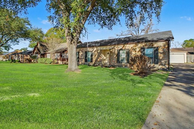 13830 Oakwood Lane, Sugar Land, TX 77498