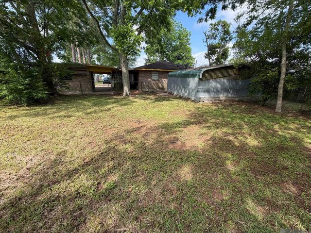 24675 Pecan Place Dr, Plaquemine, LA 70764