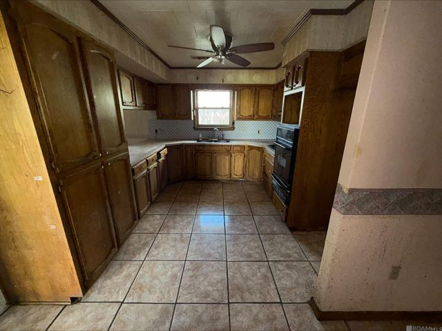 24675 Pecan Place Dr, Plaquemine, LA 70764