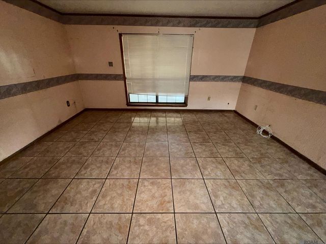 24675 Pecan Place Dr, Plaquemine, LA 70764