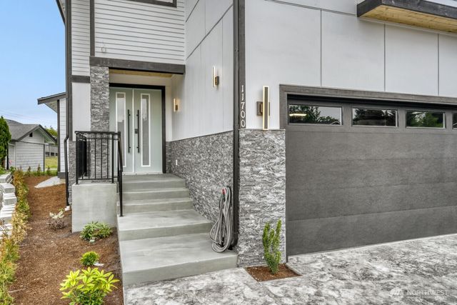 11700 SE 234th Place, Kent, WA 98031