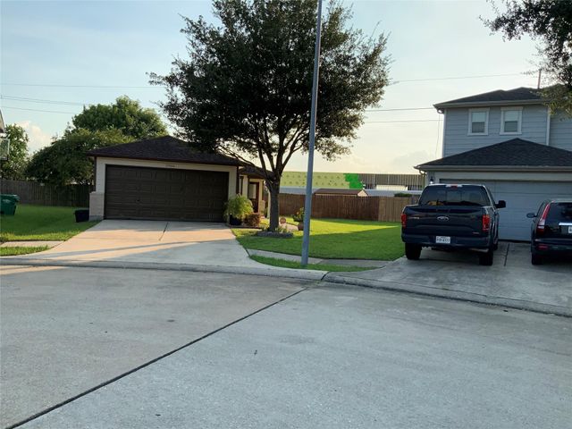 15506 Red Pine Ridge Way, Houston, TX 77049