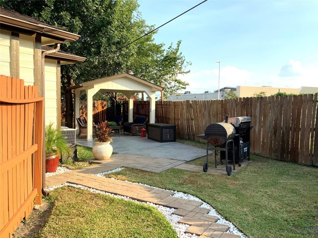 15506 Red Pine Ridge Way, Houston, TX 77049