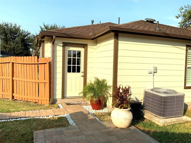 15506 Red Pine Ridge Way, Houston, TX 77049