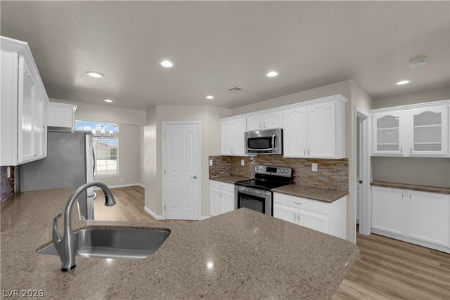 6711 Longmeadow Drive, Pahrump, NV 89061