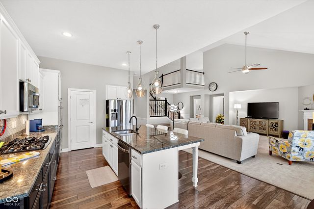 13852 Ambria Drive, Mccordsville, IN 46055