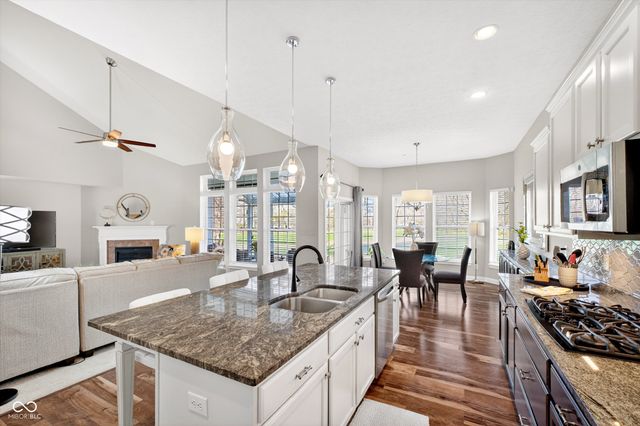 13852 Ambria Drive, Mccordsville, IN 46055