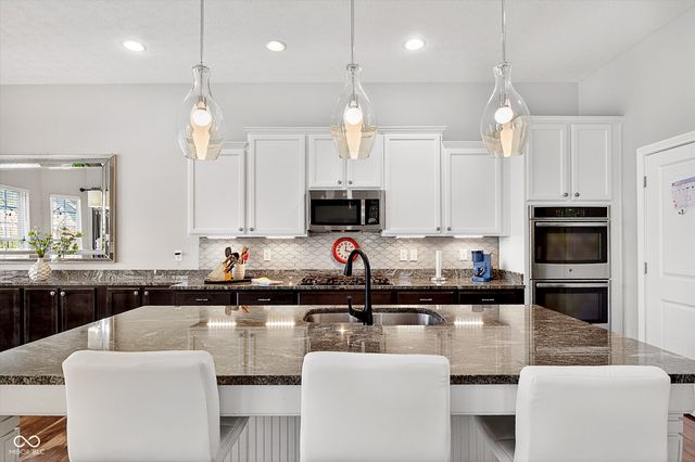 13852 Ambria Drive, Mccordsville, IN 46055