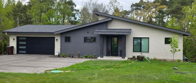 3719 Bradford Street NE, Grand Rapids, MI 49525