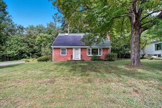 22 Hartwick St, Springfield, MA 01108