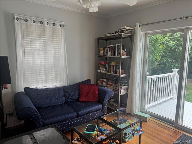 9 Castleton Court, Oceanside, NY 11572