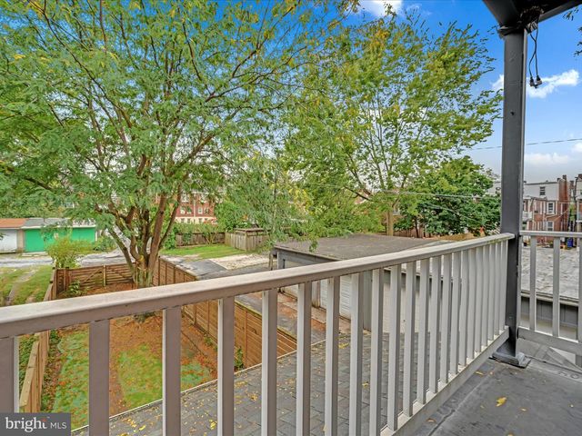 216 E CLAY ST, Lancaster, PA 17602