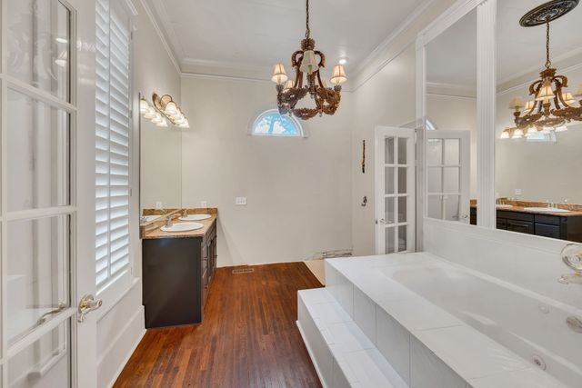 825 Acklen Ave, Nashville, TN 37203