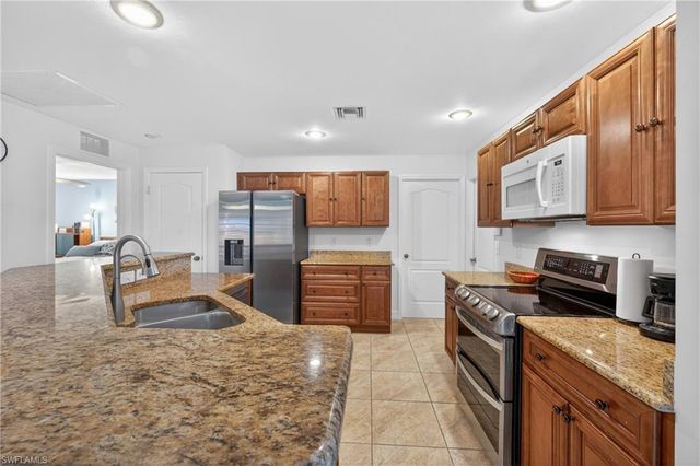 2610 42nd ST W, Lehigh Acres, FL 33971