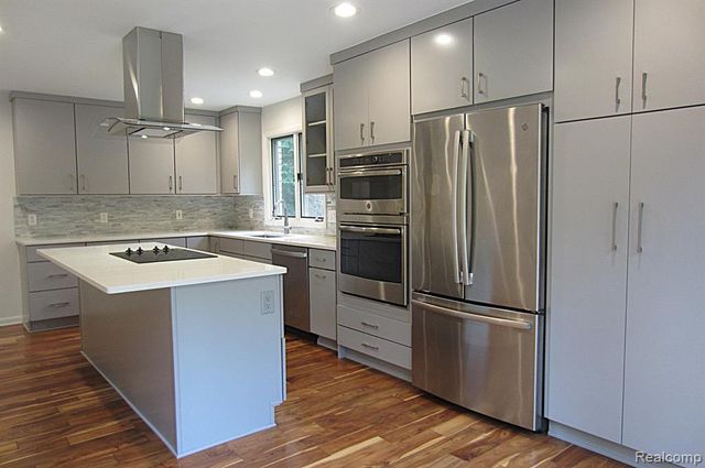 31115 Stafford St, Beverly Hills, MI 48025
