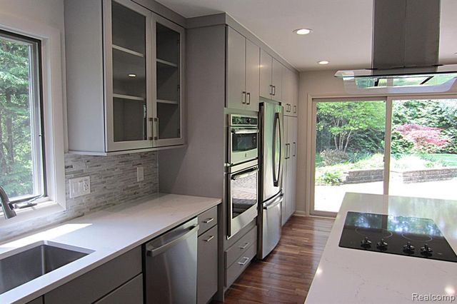 31115 Stafford St, Beverly Hills, MI 48025
