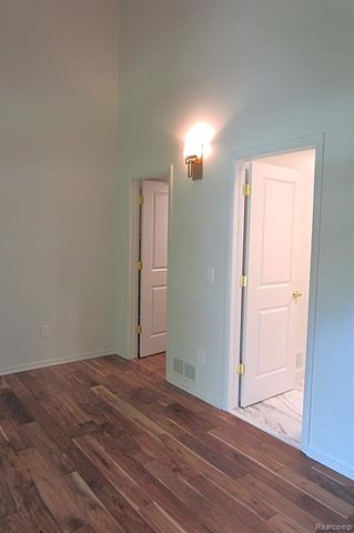 31115 Stafford St, Beverly Hills, MI 48025