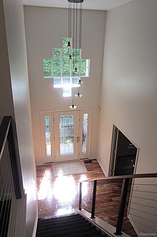 31115 Stafford St, Beverly Hills, MI 48025